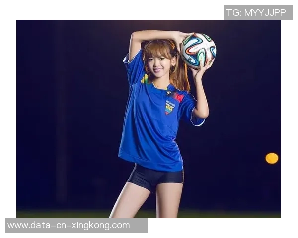 妍子沁足球宝贝带你领略激情四溢的绿茵场魅力与青春活力的完美结合